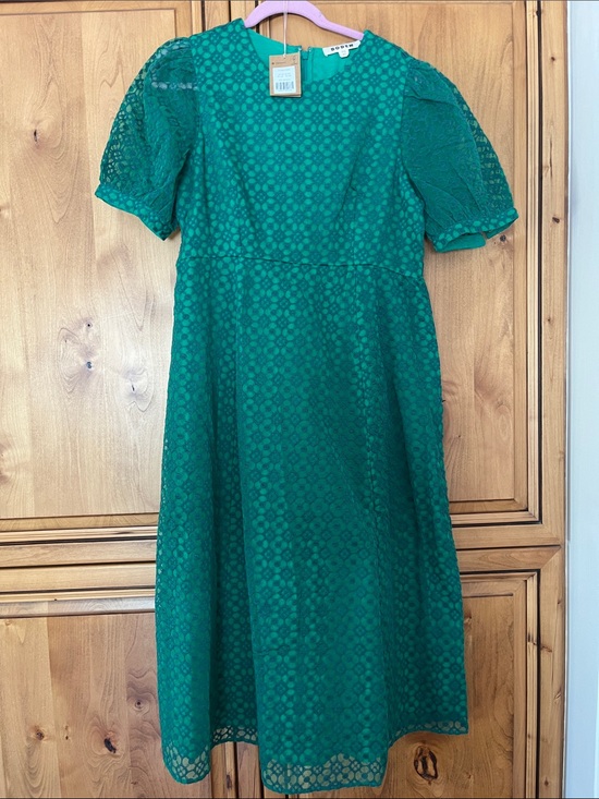 Boden Dresses & Skirts - Boden Emerald Green Lace Midi Dress